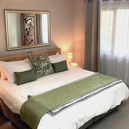 Aloe Cottage Mbombela ภายนอก รูปภาพ
