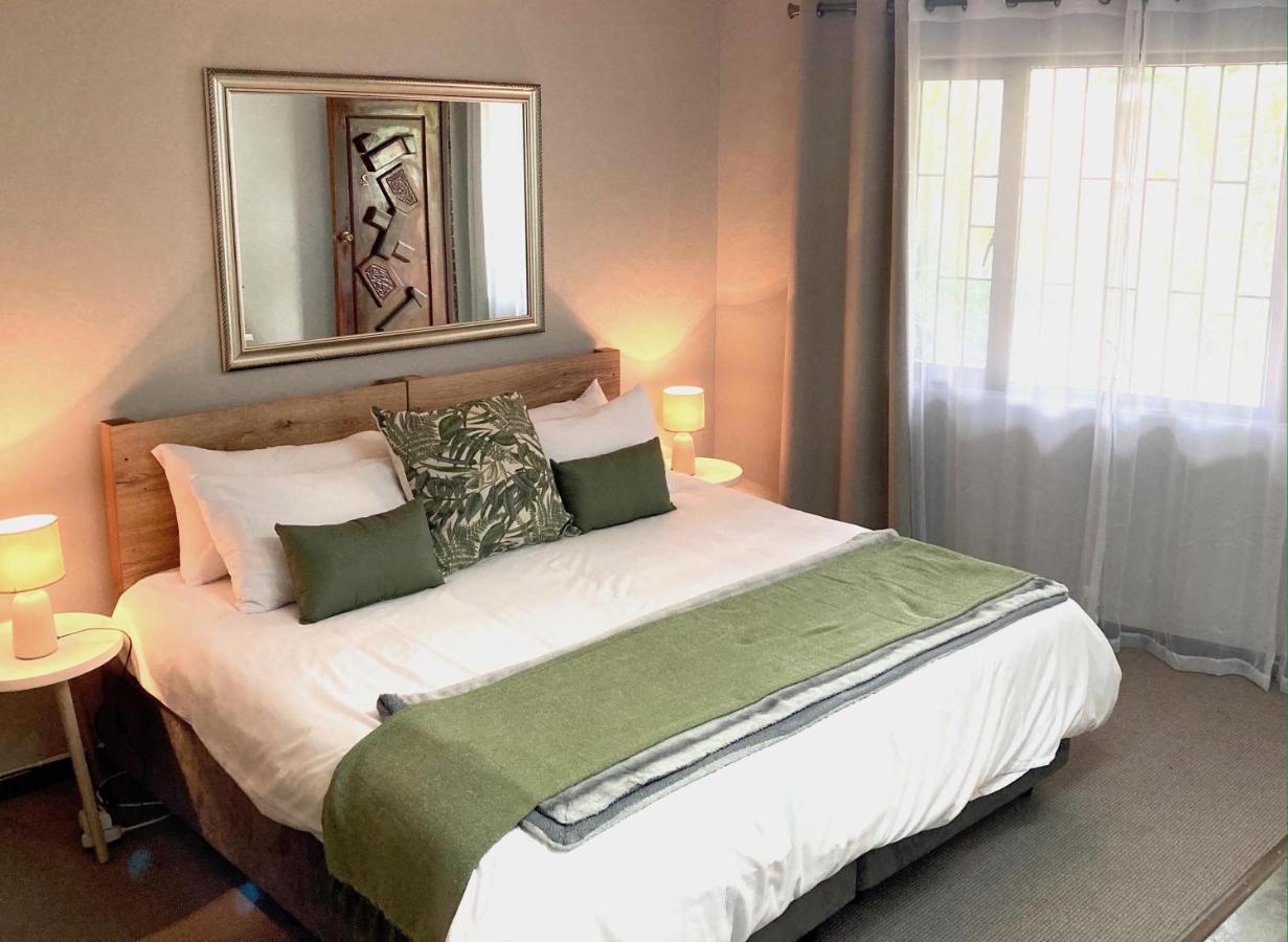 Aloe Cottage Mbombela ภายนอก รูปภาพ