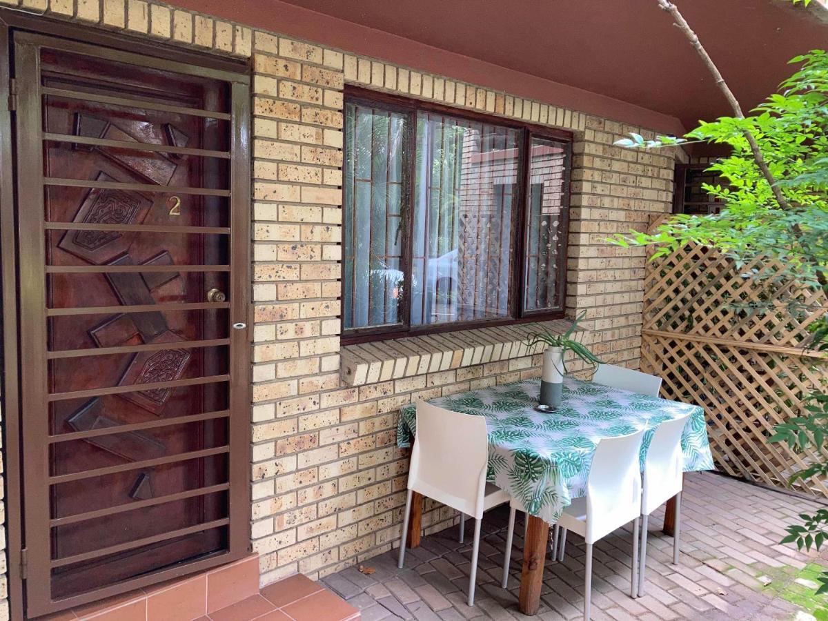 Aloe Cottage Mbombela ภายนอก รูปภาพ