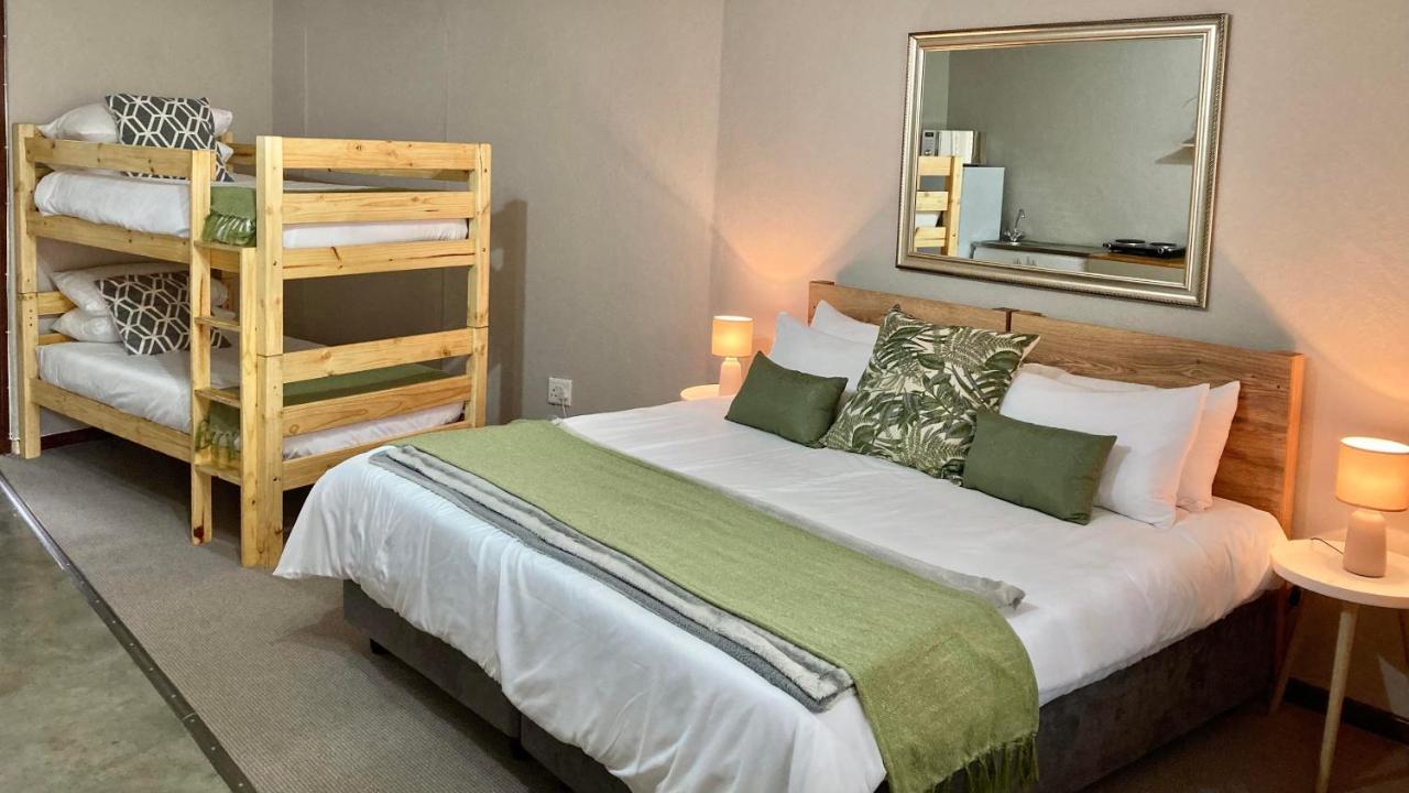 Aloe Cottage Mbombela ภายนอก รูปภาพ