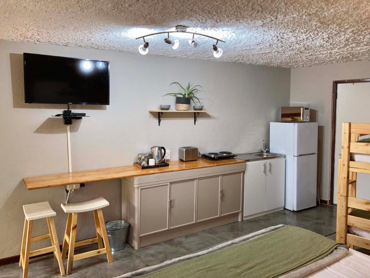 Aloe Cottage Mbombela ภายนอก รูปภาพ